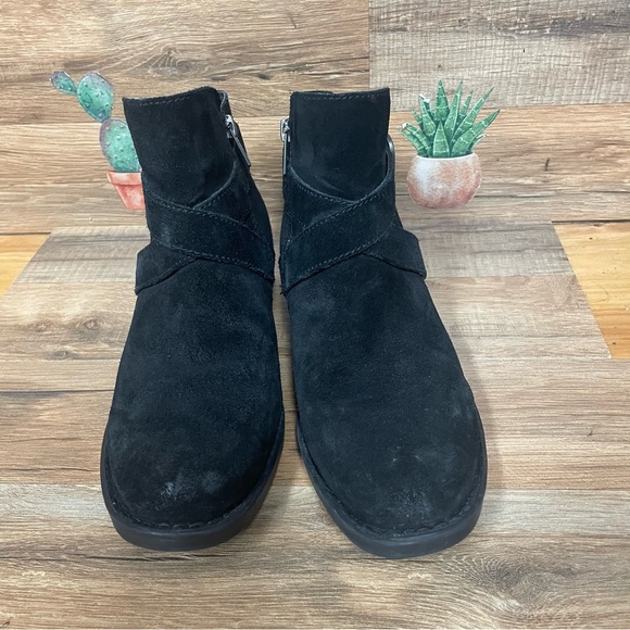 Born Ankle Boots Womens 8 Trinculo Black Suede Comfort Buckle Strap Moto Bootie - Picture 2 of 7